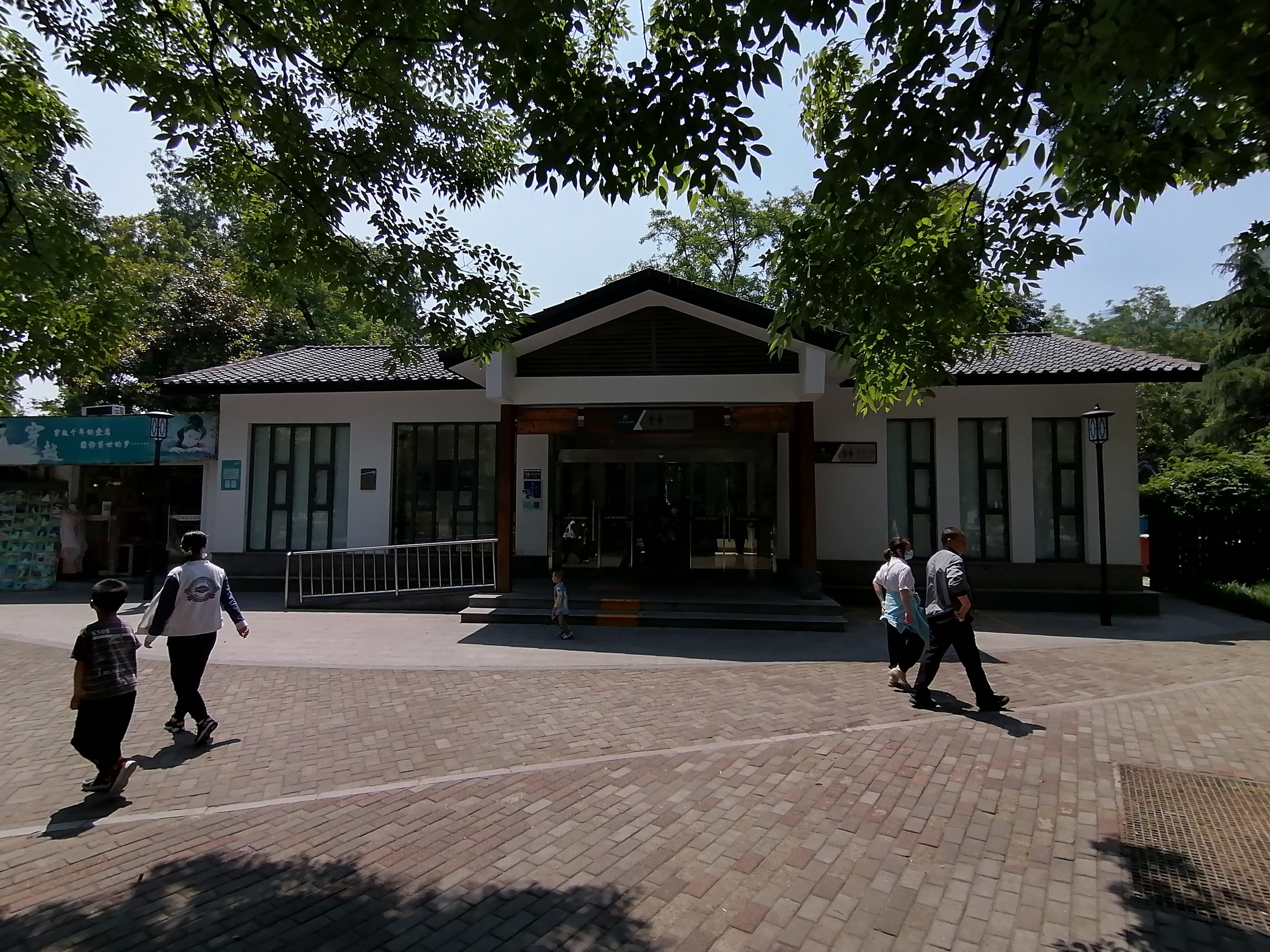 儋州市火車(chē)站廣場(chǎng)裝配式公廁